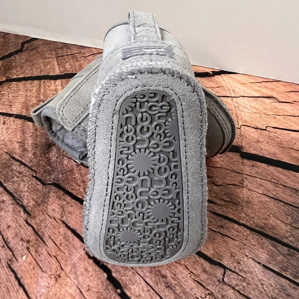 UGG Infant Gray Walker Shoes‎